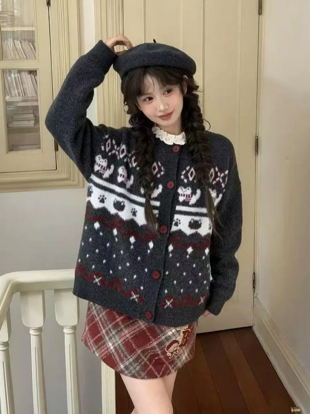 

Жаккардовый свитер с серым котом, осень-зима 2021, милый стильный вязаный кардиган, кокетка, эстетичная универсальная женская верхняя одежда