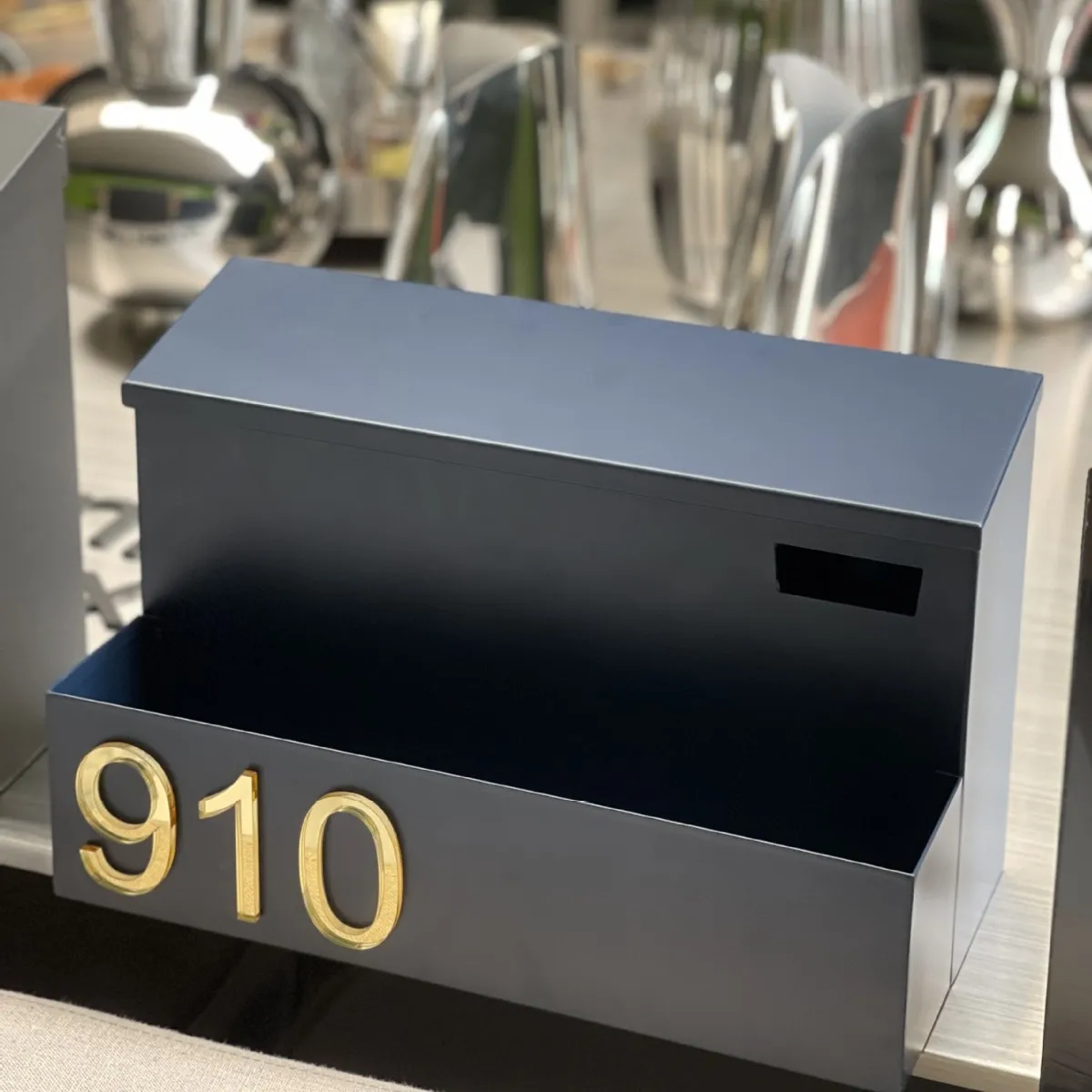 Cross-border special for Amazon export, customizable metal rain-proof and embroidery-proof mailbox report box