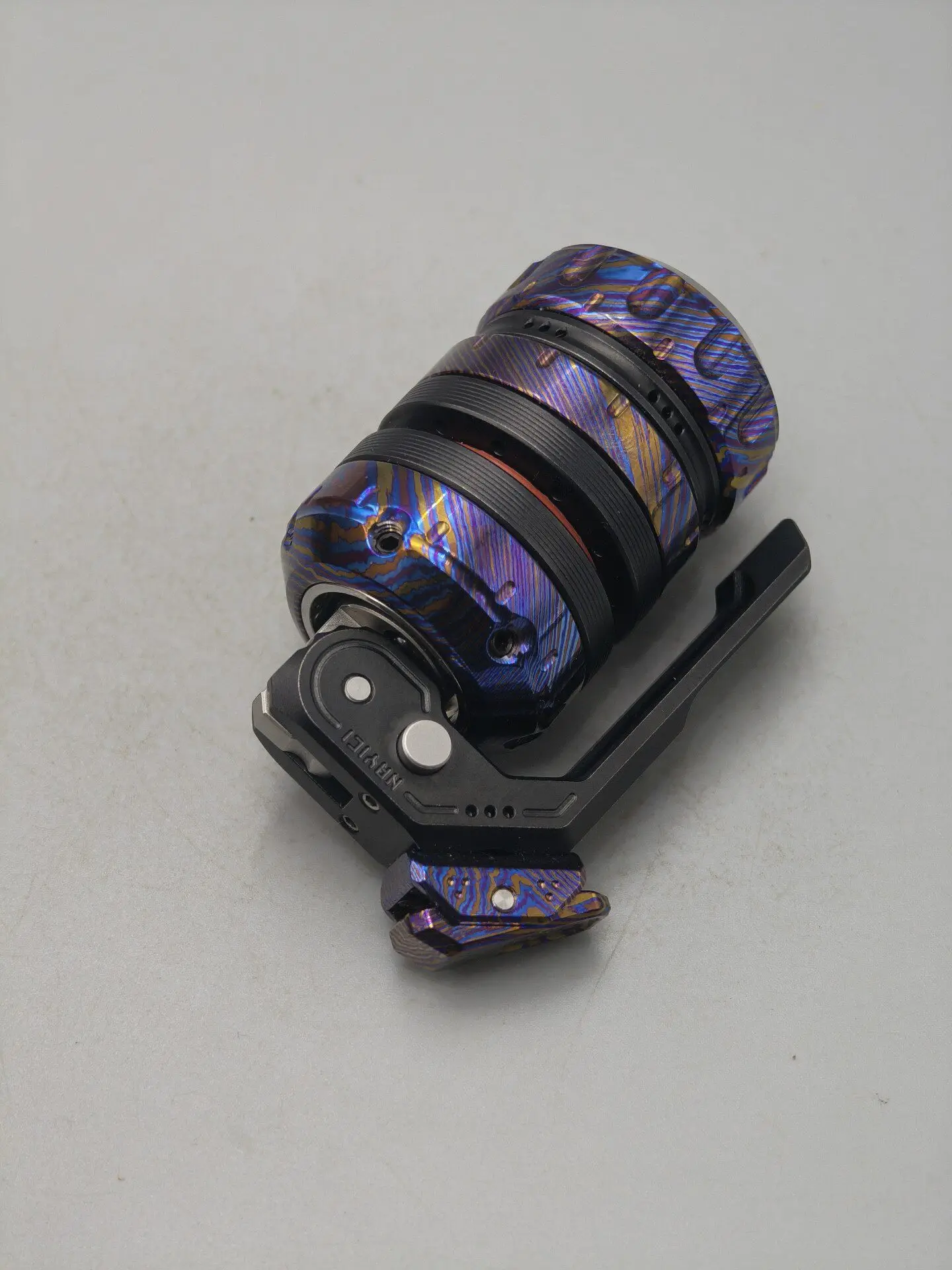Used EDC South Sakura Banner, Titanium Horse Blaster, Composite Mechanical Push Card Fingertip Gyroscope Edc Metal Decompression