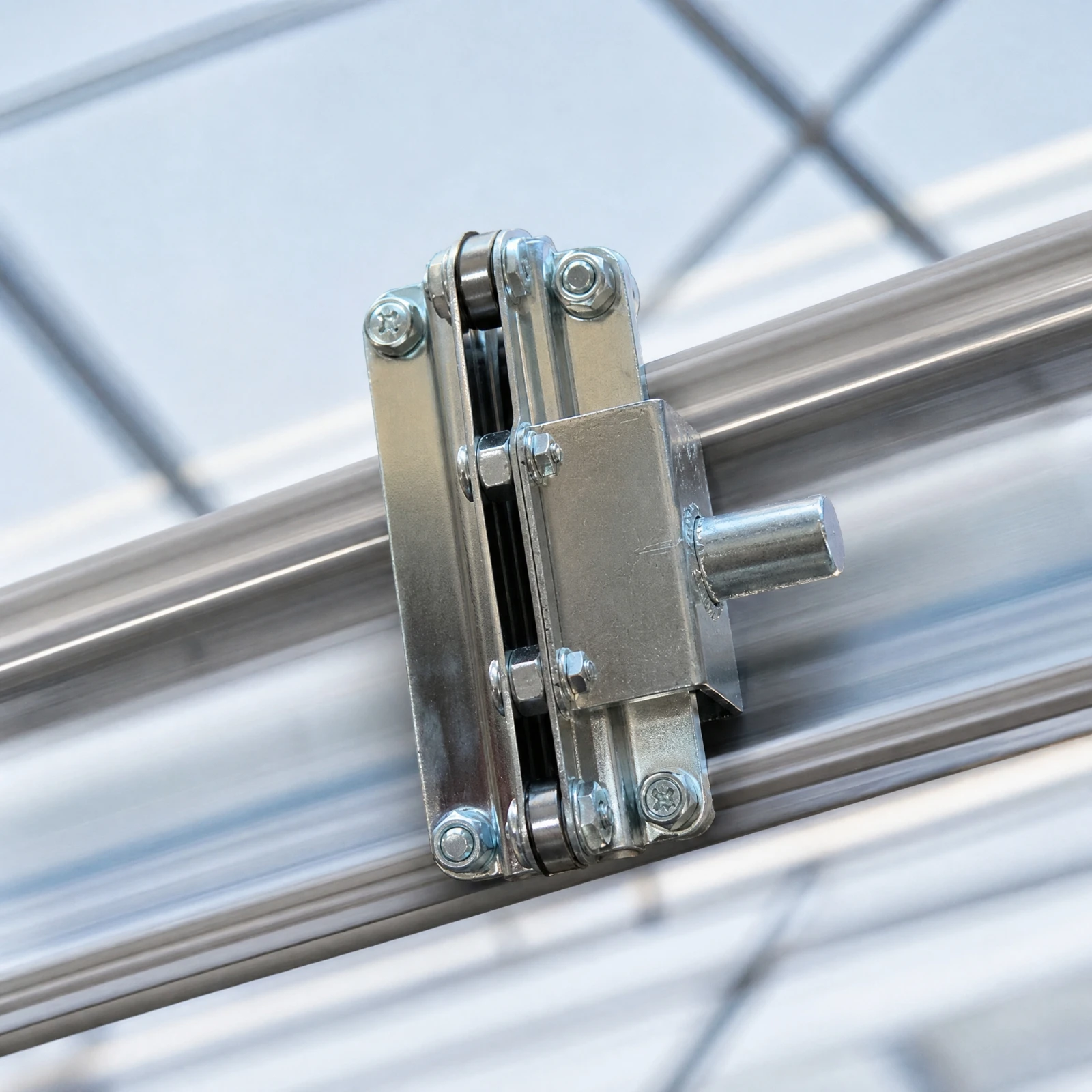 Galvanized Metal Electric Roll-Film Climbing Device Low-Height Greenhouse Pipe Climbing Device with Roller Track
