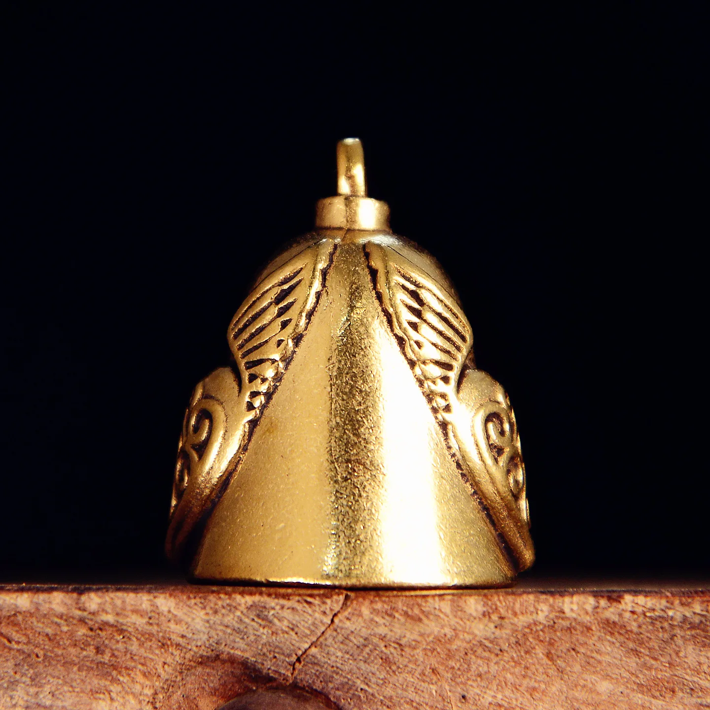 Retro Brass Winged Scroll Pattern Heart Gremlin Bell Motorcycle Keychain Pendants Lucky Hangings Jewelry Accessories DIY Decors