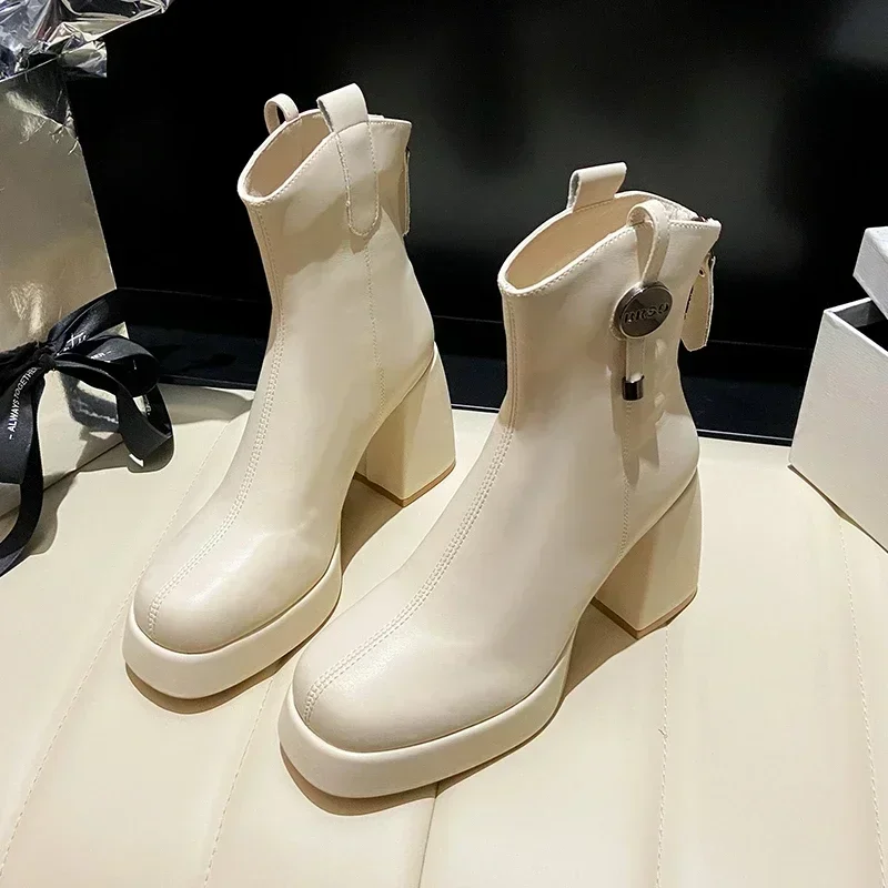 Botines de tacón alto para Mujer, zapatos de cuero de moda con punta cuadrada, tendencia de diseñador gótico, Botas de nieve gruesas de lujo para Mujer 2024