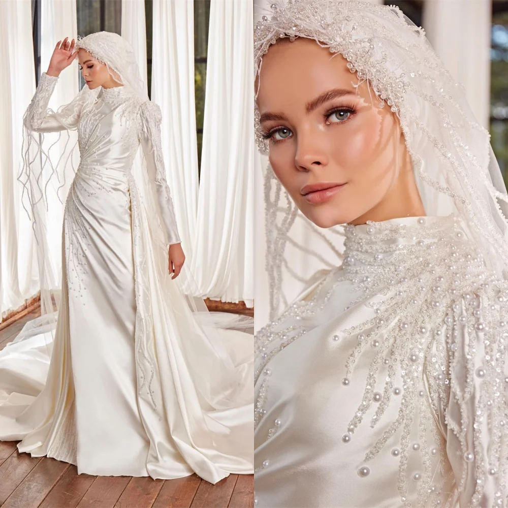 사용자 정의 만든 고품질 화이트 새틴 웨딩 드레스 섹시한 높은 넥 라인 긴 소매 채플 트레인 진주 a 라인 신부 가운