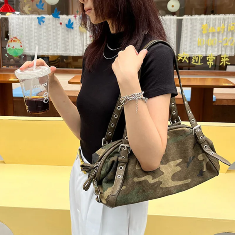 

Новая камуфляжная холщовая сумка через плечо для женщин, модная персонализированная сумка в стиле Y2K, большая вместительная сумка для ежедневных поездок на работу.