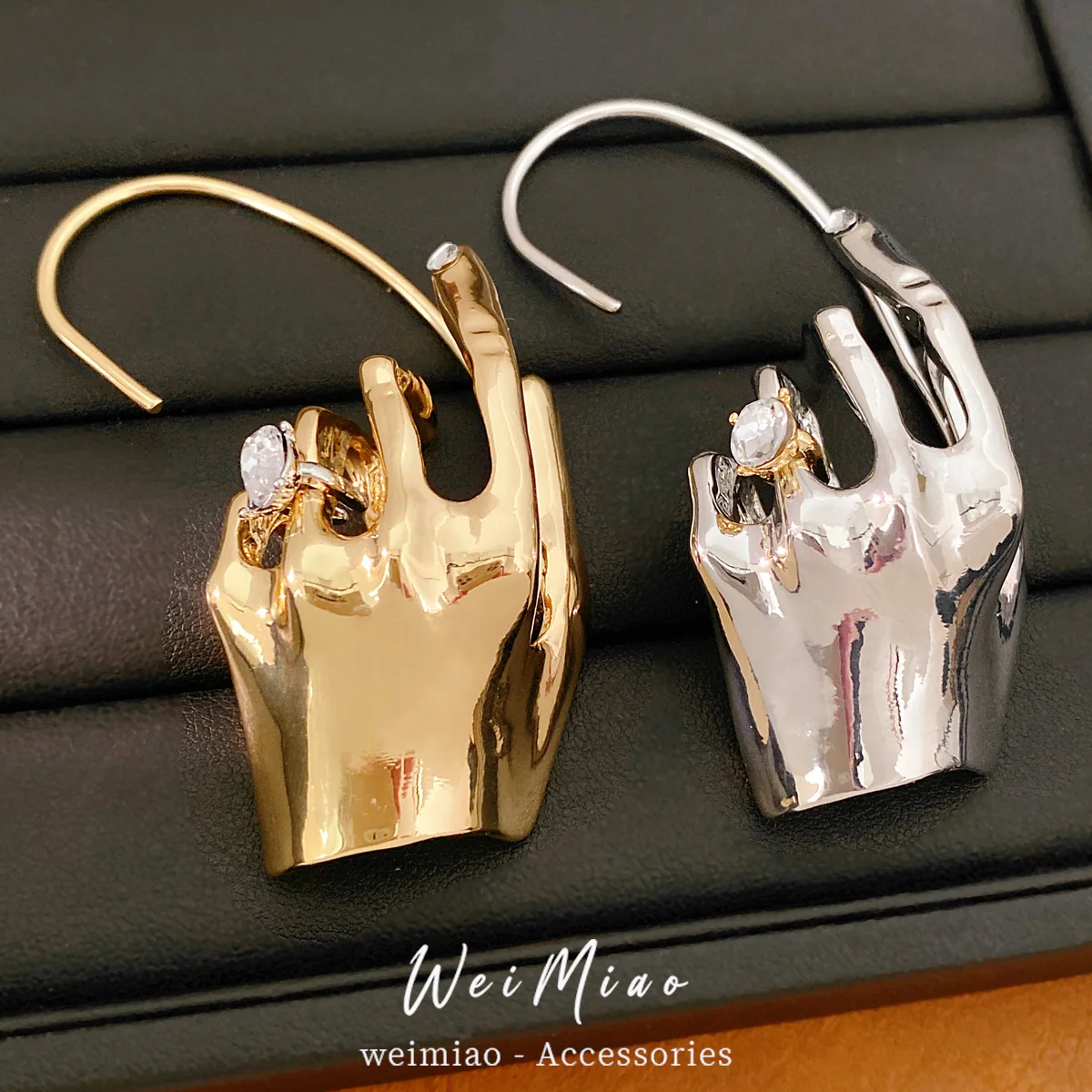 Statement Liquid Metal Hand Shape Ear Wrap Cuff Single Sparkle Zircon Detail Crawler Earrings Punk Style Jewelry For Women