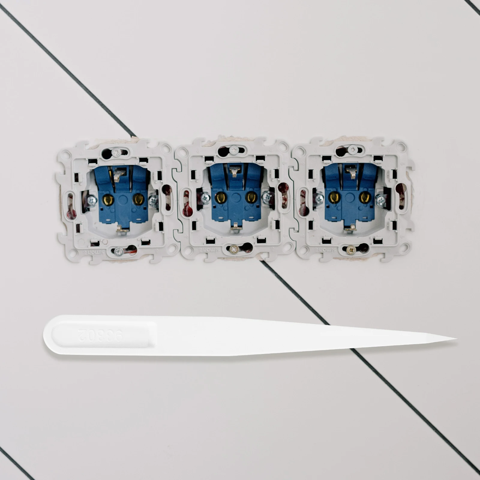 

10pcs High Precision Pointed Tweezers Medical Grade Plastic Ergonomic Long Straight Forceps For Use Mini