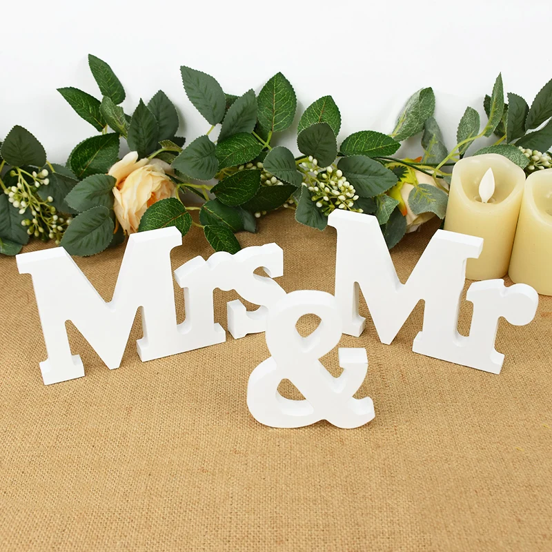 

3pcs/set Mr & Mrs White Wooden Letters Sign Rustic Wedding Decoration Favor Married Party Home Table Ornaments Photo Props Gift