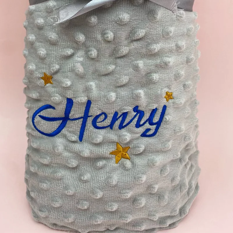 Personalisierte Babydecke mit Namen, Muster für Kinderwagen, Bett und Wiege, Geschenk zur Babyparty