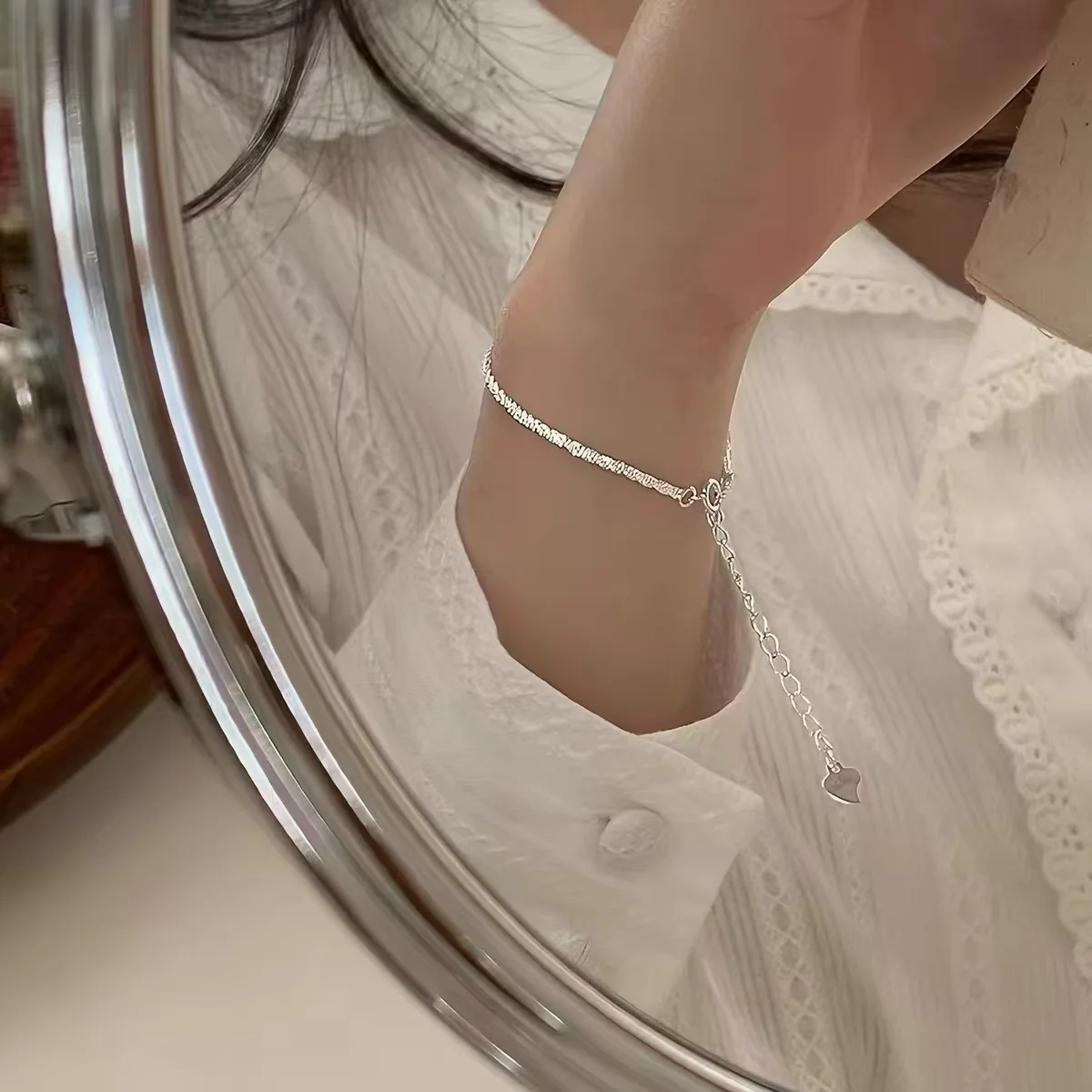 New in Sparkling Bracelets for Women Light Luxury High Grade Starry Bracelet Fashion and Suitable for Daily Jewelry Accessories