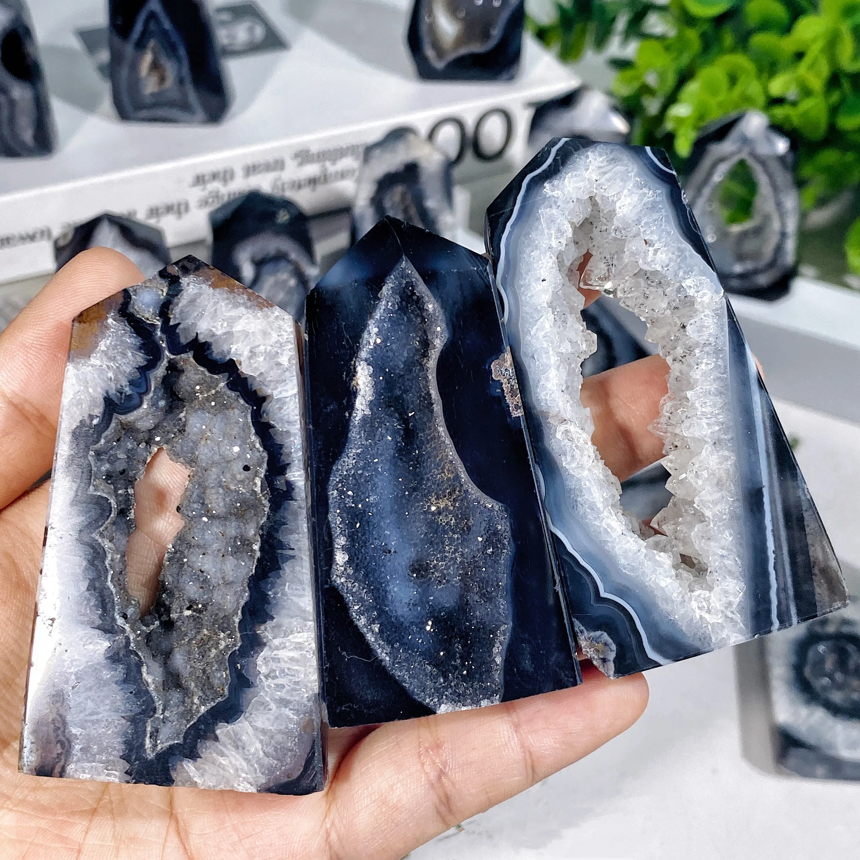 1 قطعة عشوائية عالية الجودة الأسود الجزع الجيود العقيق بوابة الكريستال الطبيعي بوابة ، الكريستال الطبيعي الديكور ، الأحجار الكريمة والمجوهرات ، بريق. #5