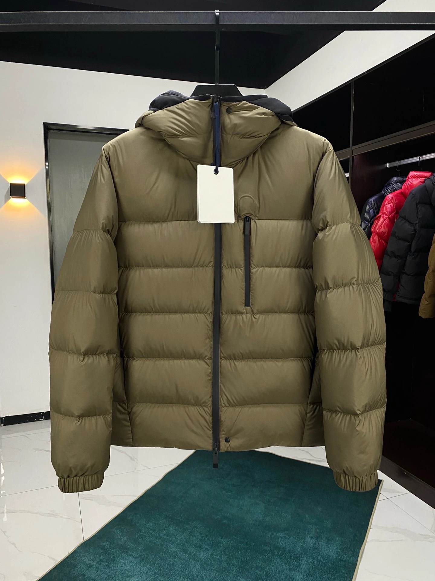 Autumn and winter new men's short hooded goose down jacket casual down jacket windproof waterproof warm