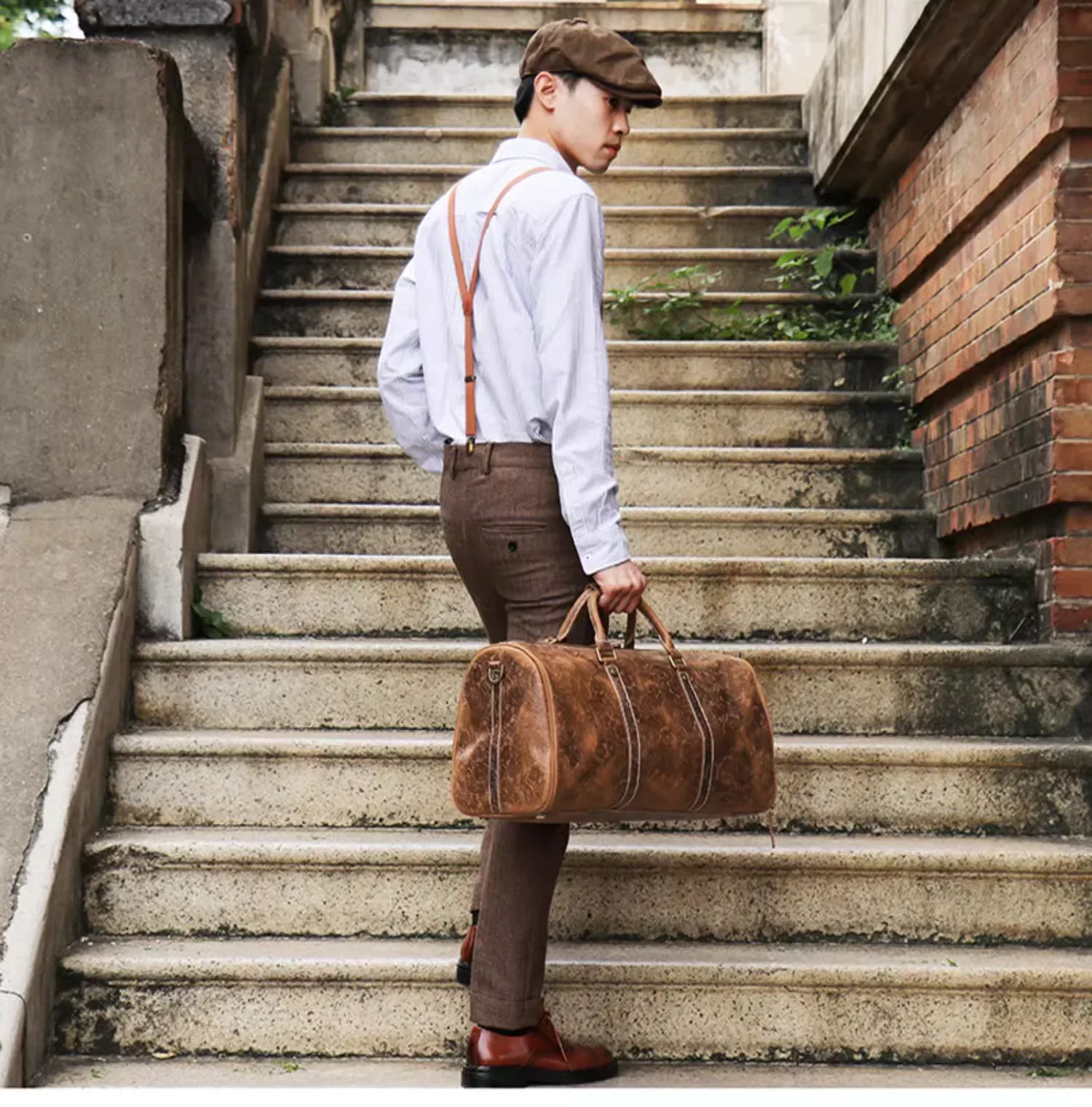 Cowhide Vintage Embossed Leather Tote Bag Large Capacity Genuine Leather Short-Term Travel Tactical Outdoor Large Capacity