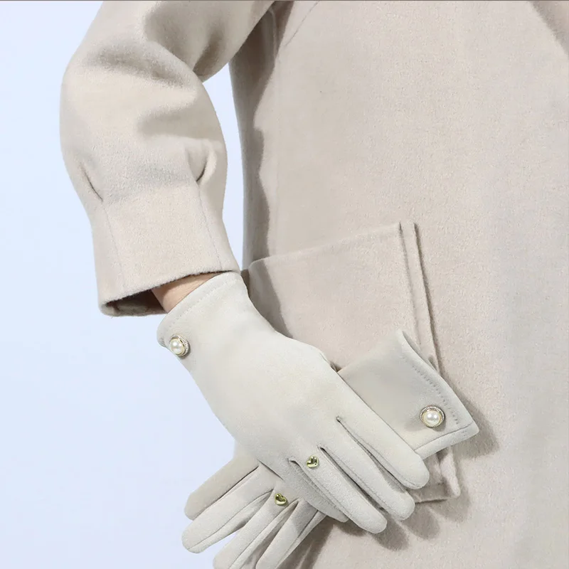 Women Pearl Touch Screen with Velvet Western Korean Version Retro Fashion Light Luxury Velvet Gloves Popular Five Finger Gloves