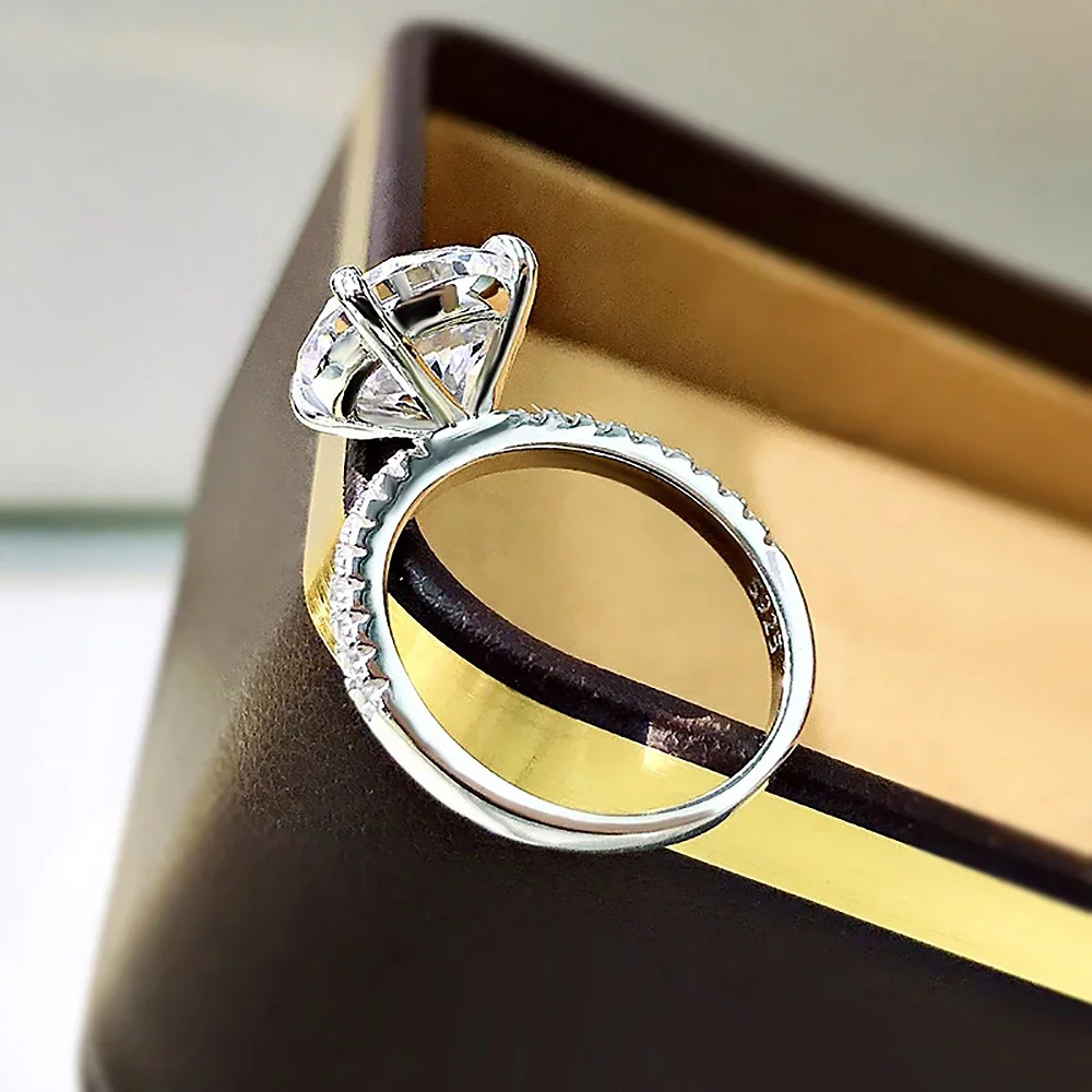 Thumbnail 4 - #73 Moissanites Comparison Guide