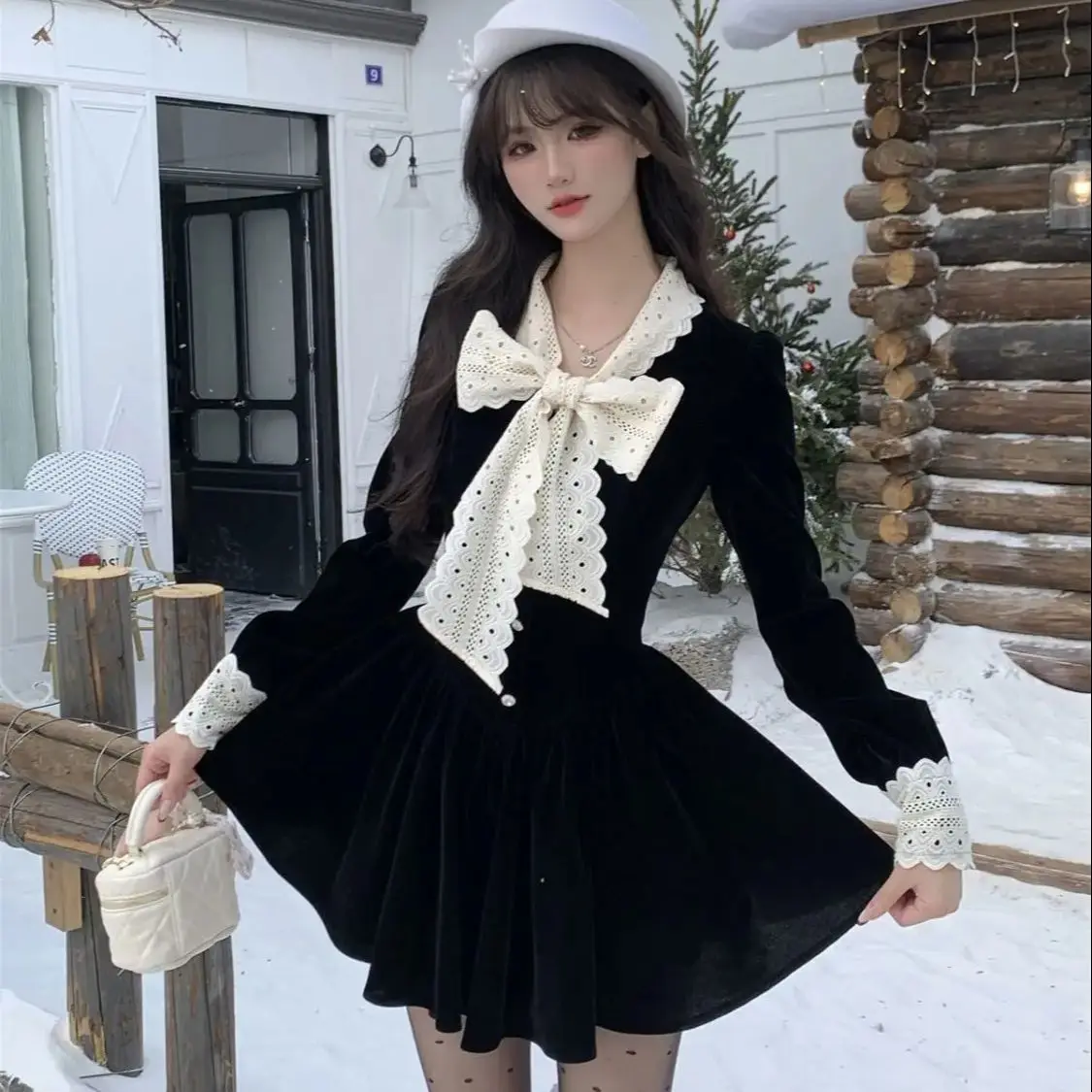 Korea Retro French Xiaoxiang Black Velvet Dress Autumn Winter New Women'S Lace Splicing Long-Sleeved Princess Dress