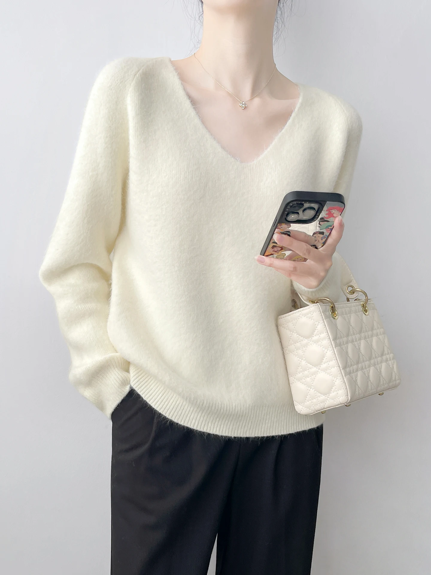 

Корейский свободный свитер с V-образным вырезом для женщин, осенне-зимний, высококачественный, мягкий, теплый, вязаный топ, удобный свободный крой, модный