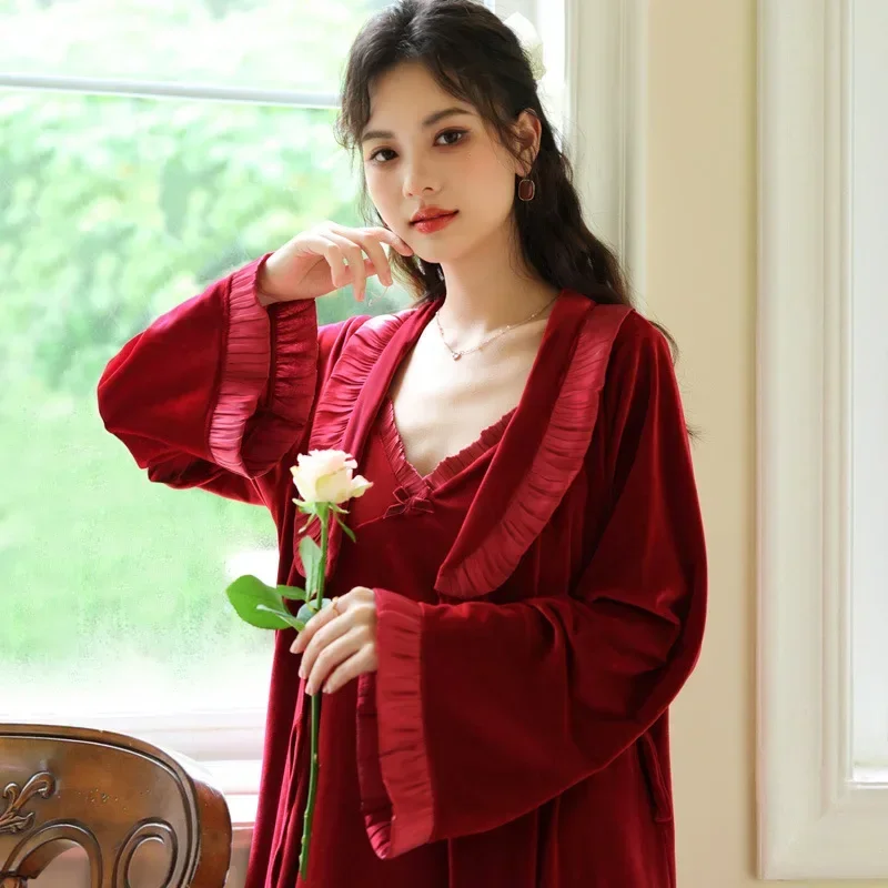 Autumn Winter Velvet Night Dress Women Two Pieces Warm Velour Robe Sets Sexy Lace Ruffles Nightwear Vintage Nightgowns Sleepwear