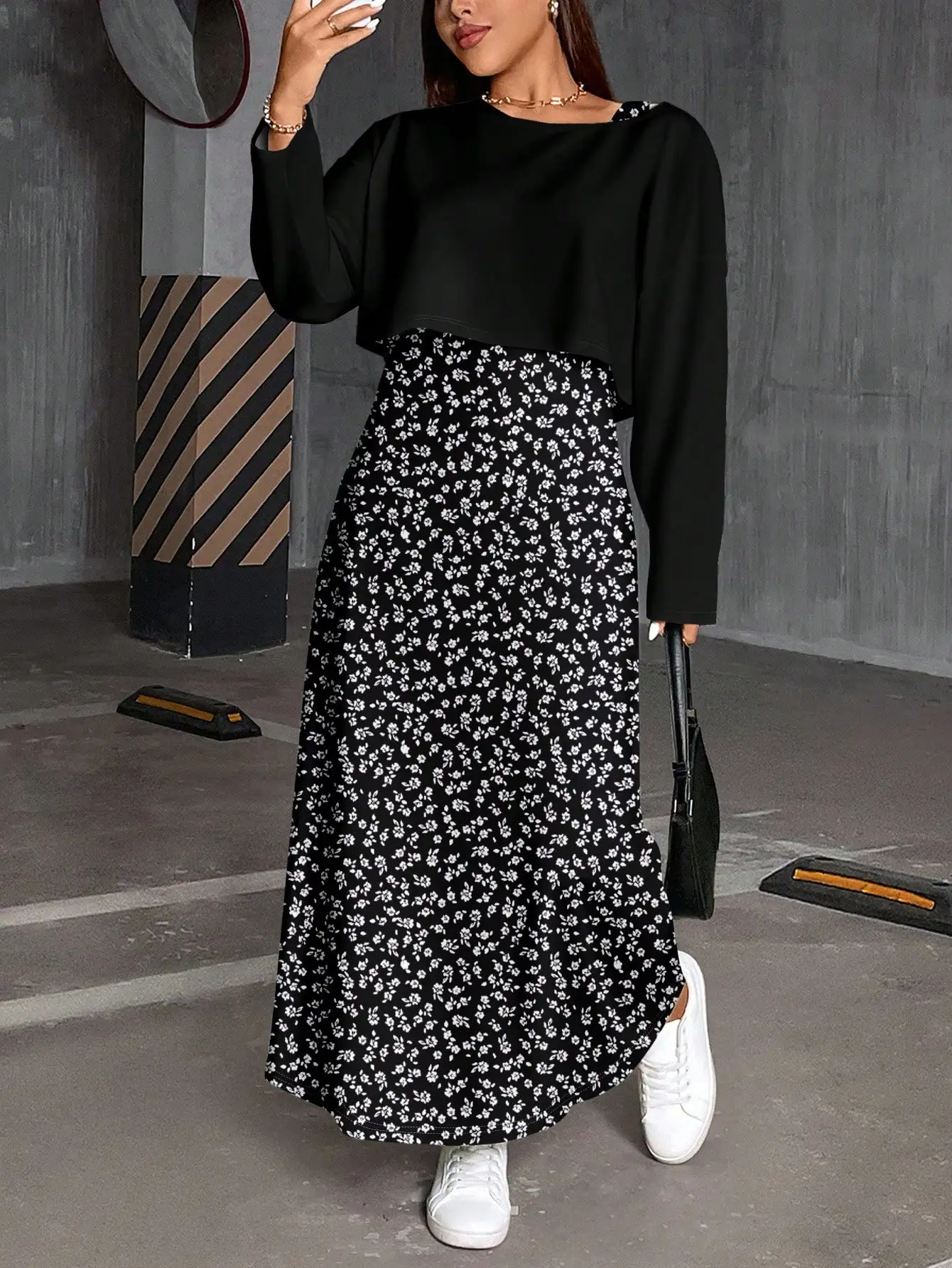 

Женский комплект из 2 предметов: черный топ с цветочным принтом и длинными рукавами, а также макси-юбка, повседневный наряд