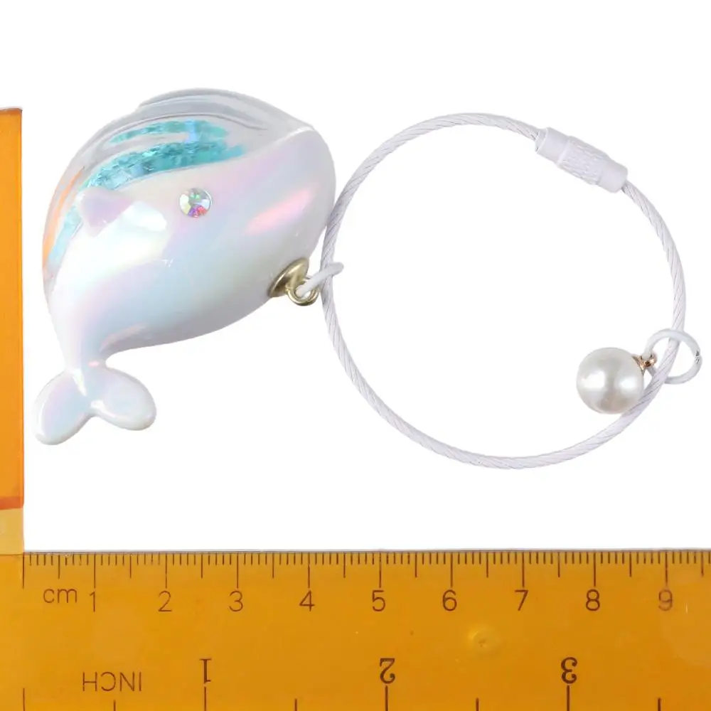 سلسلة مفاتيح محمولة للحوت مع حلقة ، أكريليك وسبائك ، متعددة الألوان ، سلسلة مفاتيح سيارة لطيفة ، قلادة حقيبة ظهر ، حقيبة مفاتيح ، هدية عيد الميلاد ، هدايا