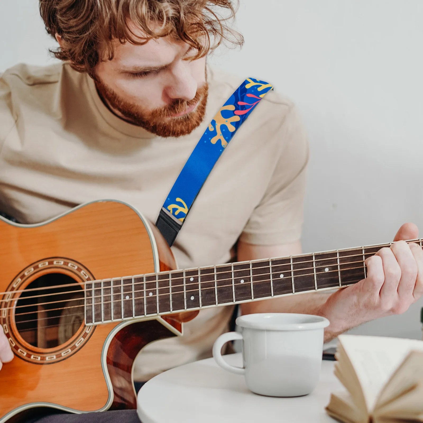 

Creative Folk Guitar Strap Dirt Resistant Lightweight Shoulder Strap Stylish Elegant for Electric Acoustic Guitars Protective