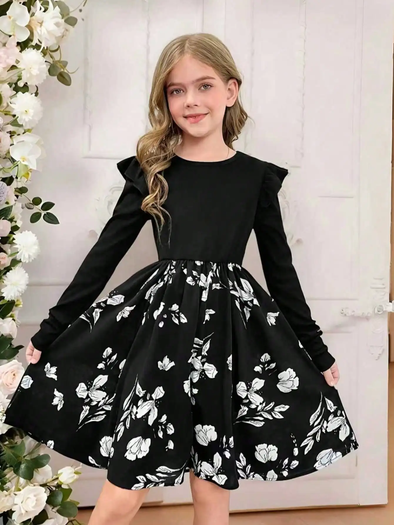 Girl's casual long sleeved round neck floral dress, elegant black with white floral design, popular style