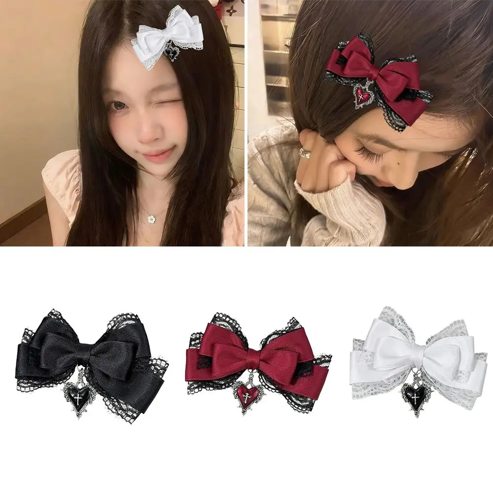 Gothic Lolita Haarspange mit Herzanhänger, schwarzer Spitze und Schleife – Süße, coole Mädchen-Haarspange mit Kreuzanhänger – Haar-Accessoires