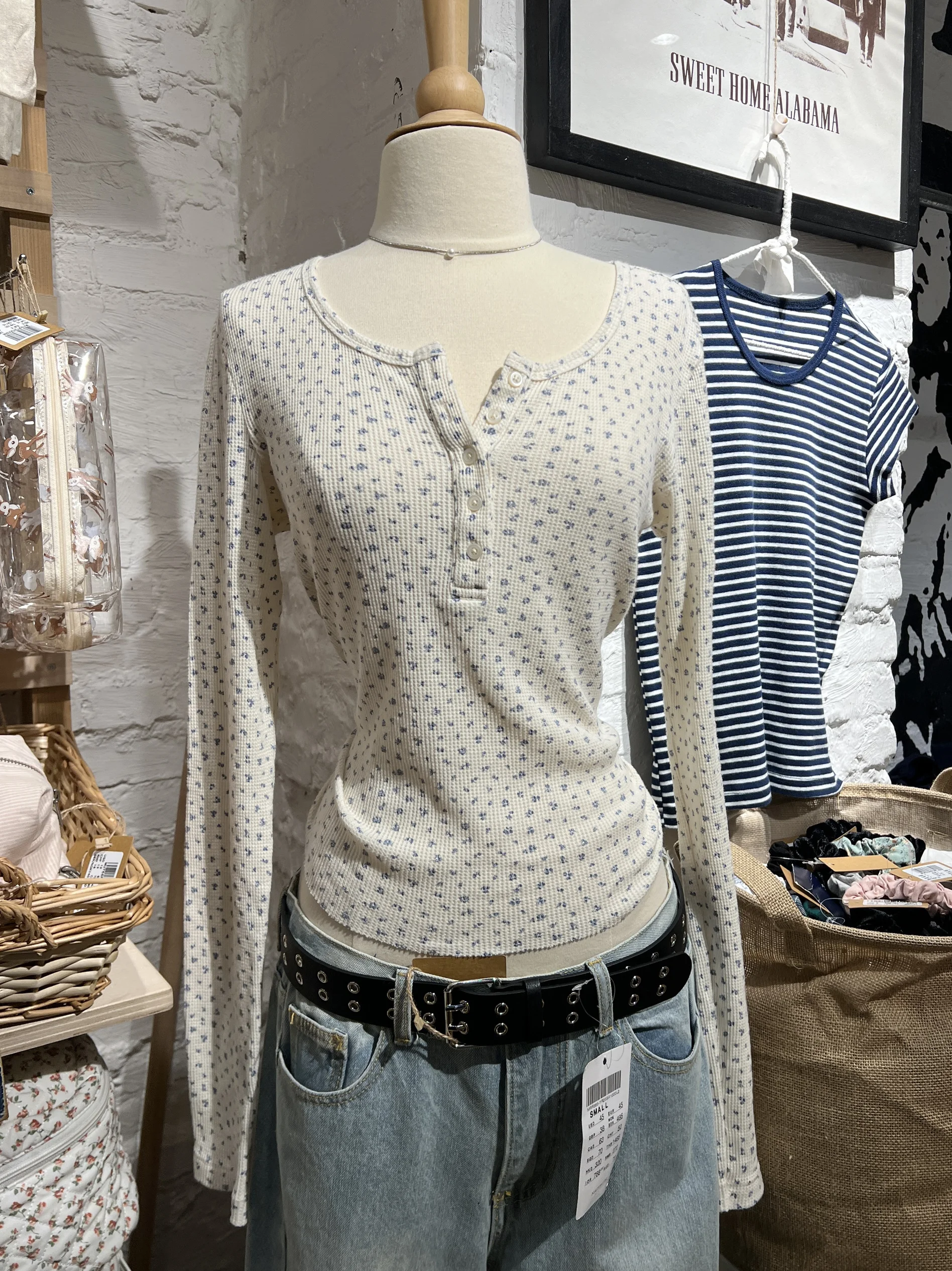 

Floral Print Waffle Slim T-shirt Women Autumn Five Buttons O-Neck Cotton Long Sleeve Tees Vintage Sweet Basic Casual Tshirts New