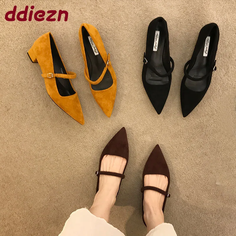 

Новые женские модные туфли-лодочки из флока с пряжкой, женские туфли-лодочки на среднем каблуке, обувь на мелком каблуке, женская обувь Мэри Джейн с острым носком