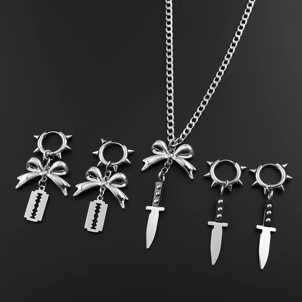 Nieten-Creolen mit Schleife und Rasierklingen-Design, Gothic Punk Hängeohrringe aus Edelstahl, Edgy Style für E-Girls, Femboys, Rapper, Hip-Hop Schmuck – Detail 8