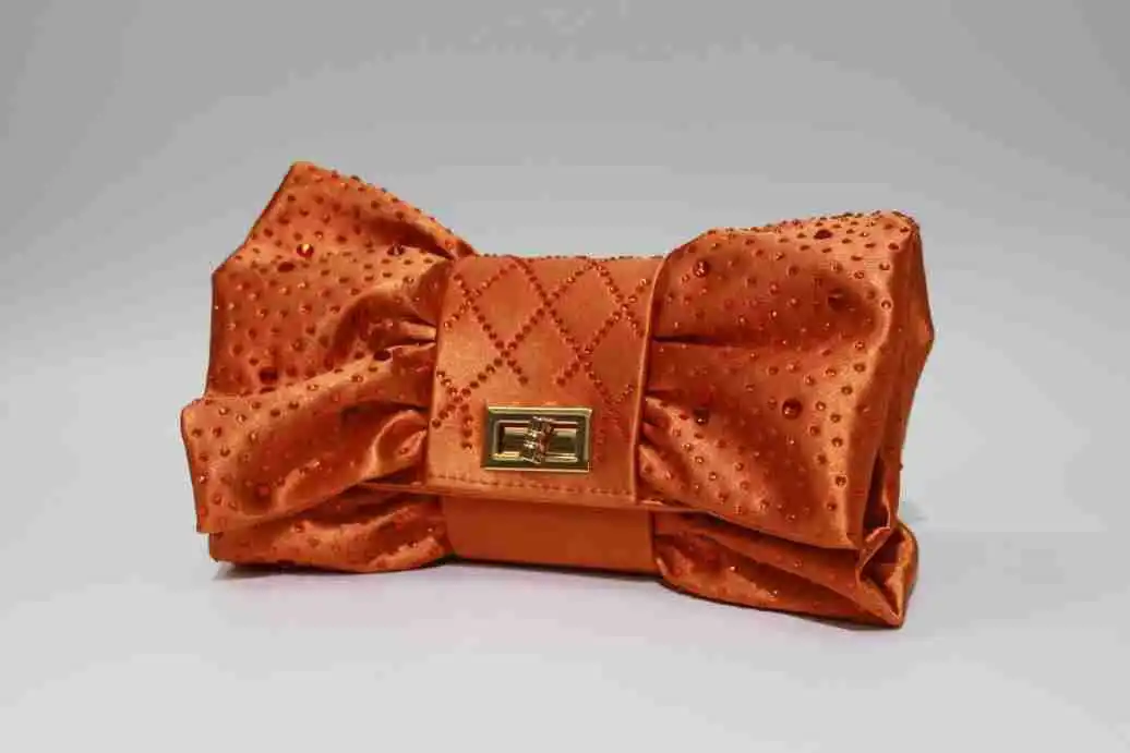 أنيقة مطوي سيدة القوس حقيبة مربعة صغيرة تصميم المتخصصة مع اليد الماس عقد مأدبة الحزب