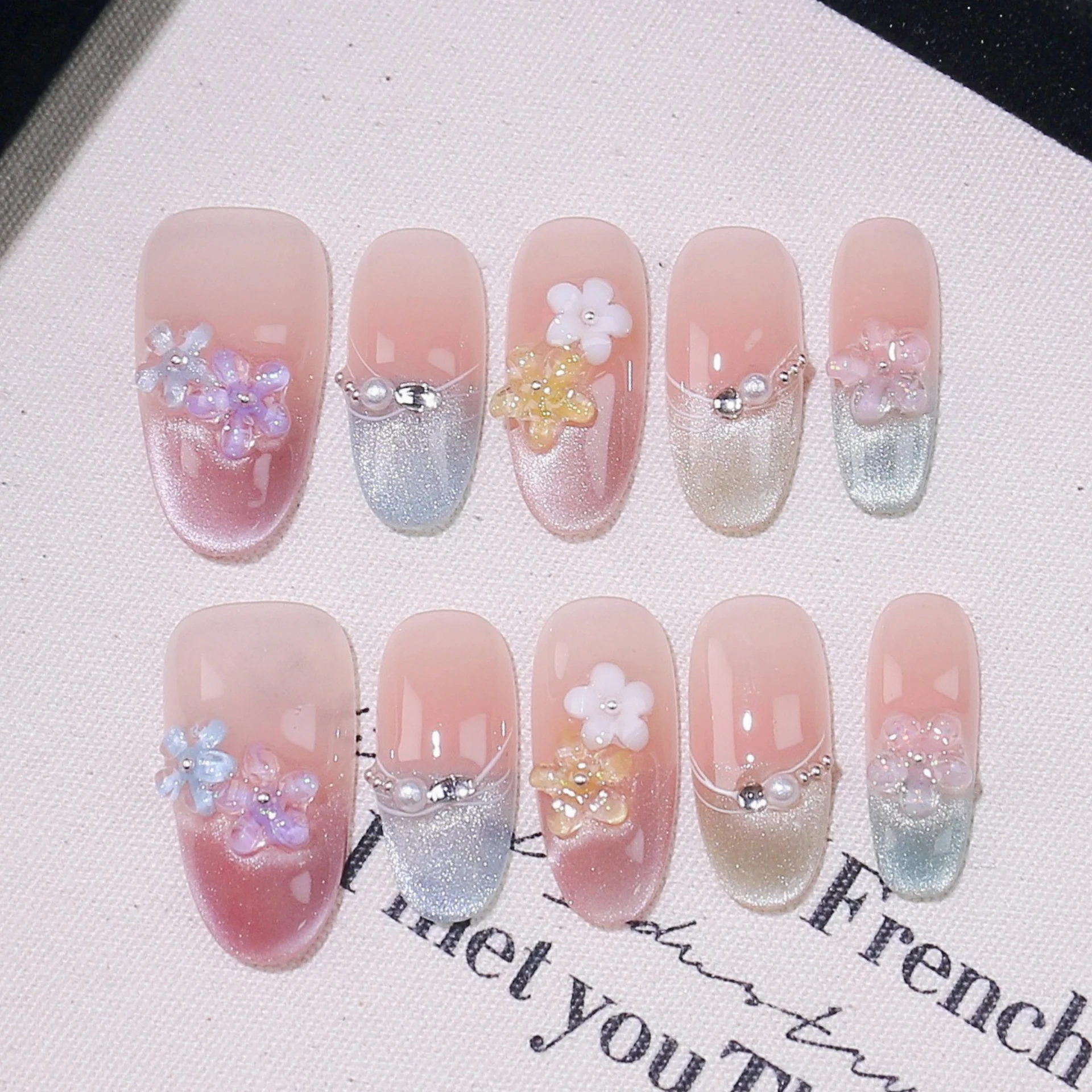 

10 шт. французских накладных ногтей ручной работы с эффектом кошачьего глаза, разноцветные овальные типсы, дизайн с цветами и жемчугом, накладные ногти с бриллиантами для маникюра