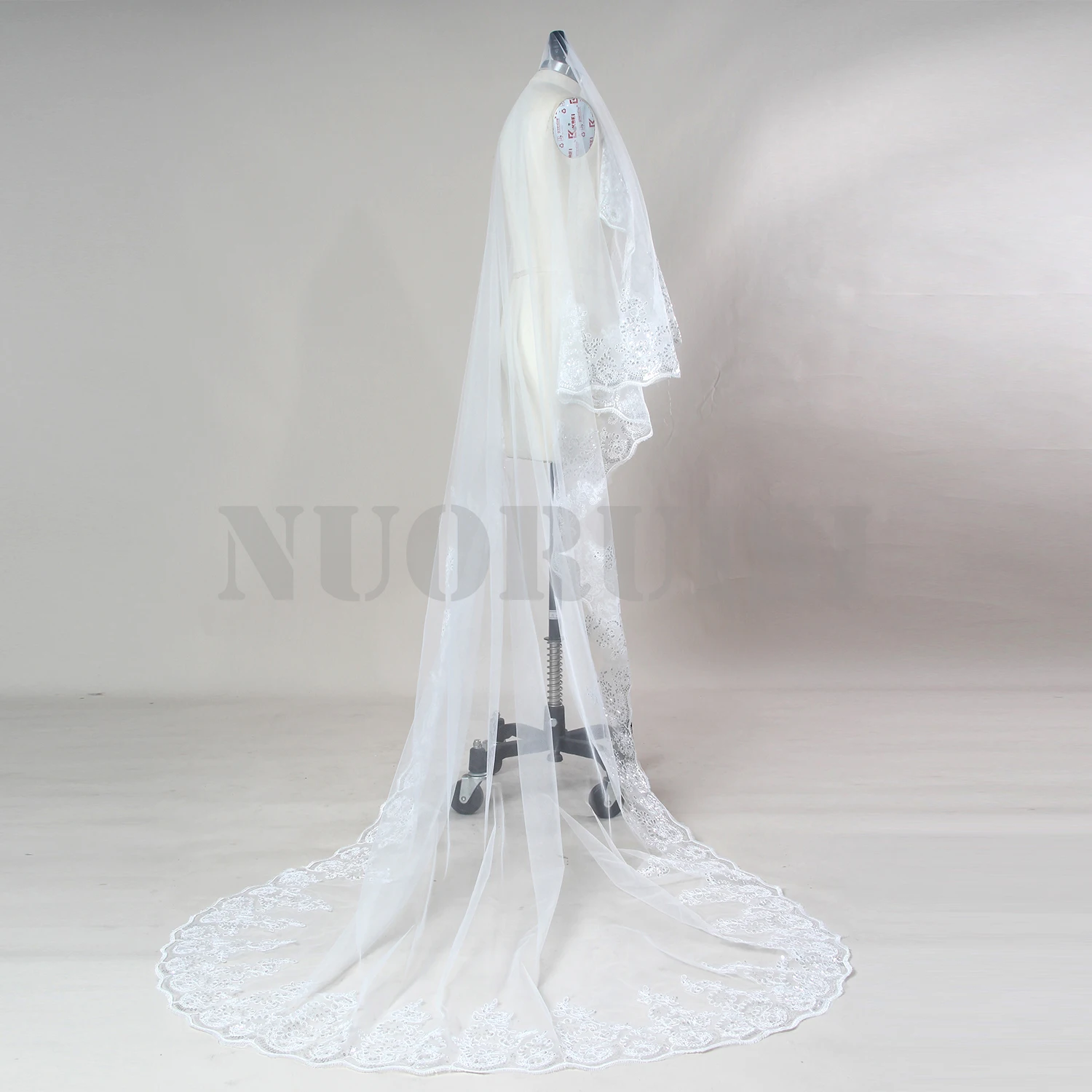 Biały/Ivory 1 Tier Cathedral Veil na ślub panny młodej z Bling koronki krawędzi Bridal Blusher ślubne welony klatka akcesoria