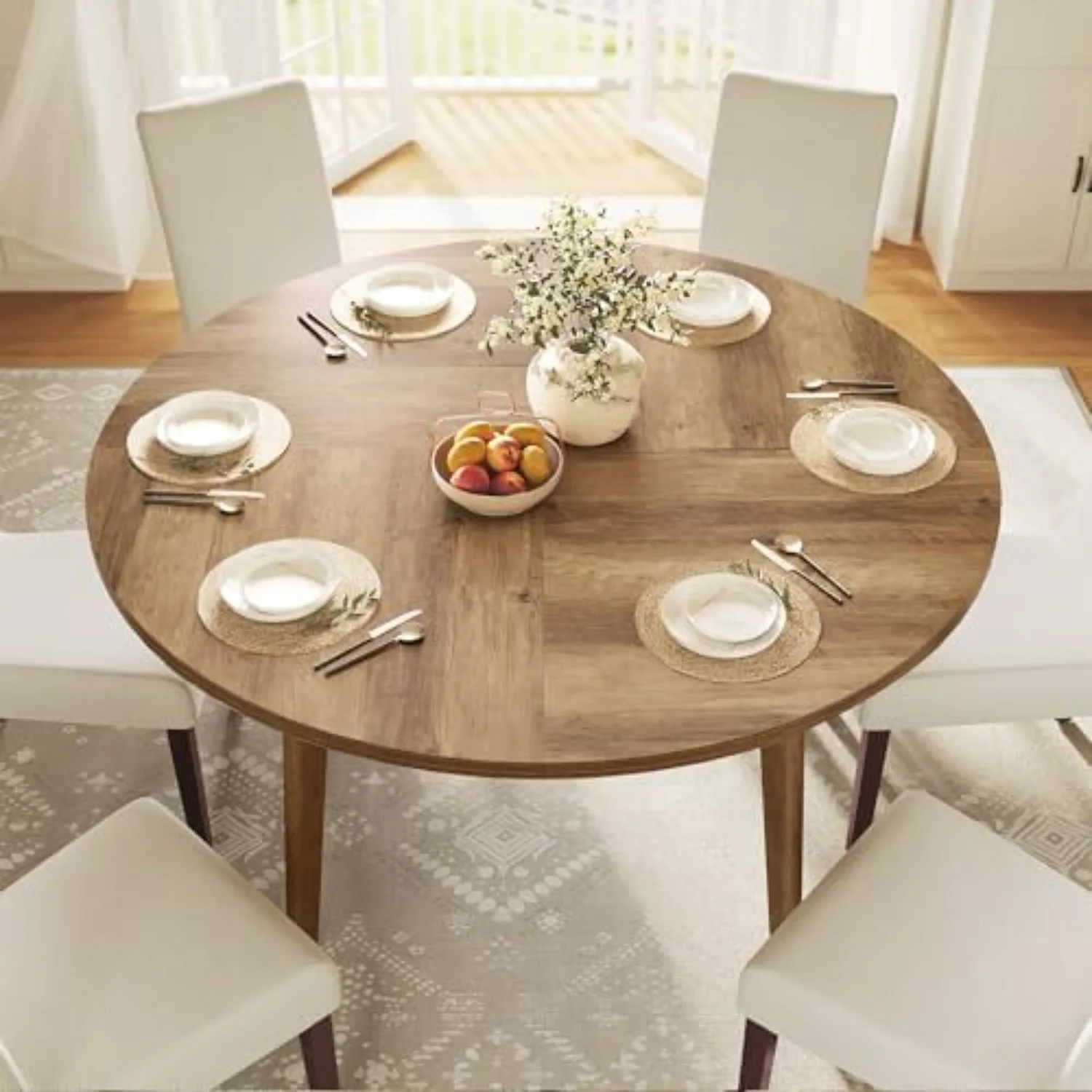 MAEZO Collection - Round Dining Table for 4-6 People, 47.2 Inches Circle Kitchen Table with Tapered Legs, Curved