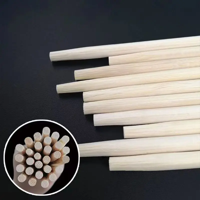 

Thickened tableware and chopsticks are convenient for commercial use in fast food restaurants, and disposable chopsticks