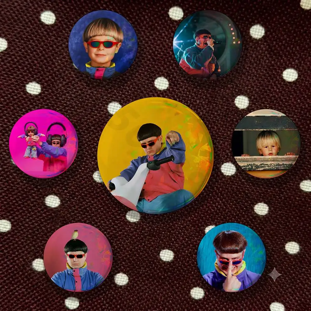 Oliver T-Tree Life Goes On 32/44/58mm Handmade Pins Round Brooch Badge Backpacks Clothes Jewelry Gifts