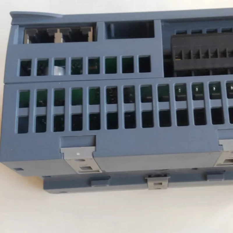 

6ES7215-1AG40-0XB0 6ES7215-1BG40-0XB0 Модуль ПЛК TIA Portal CPU 1215C 14DI 10DO 2AI 2AO 24V AC/DC/RLY