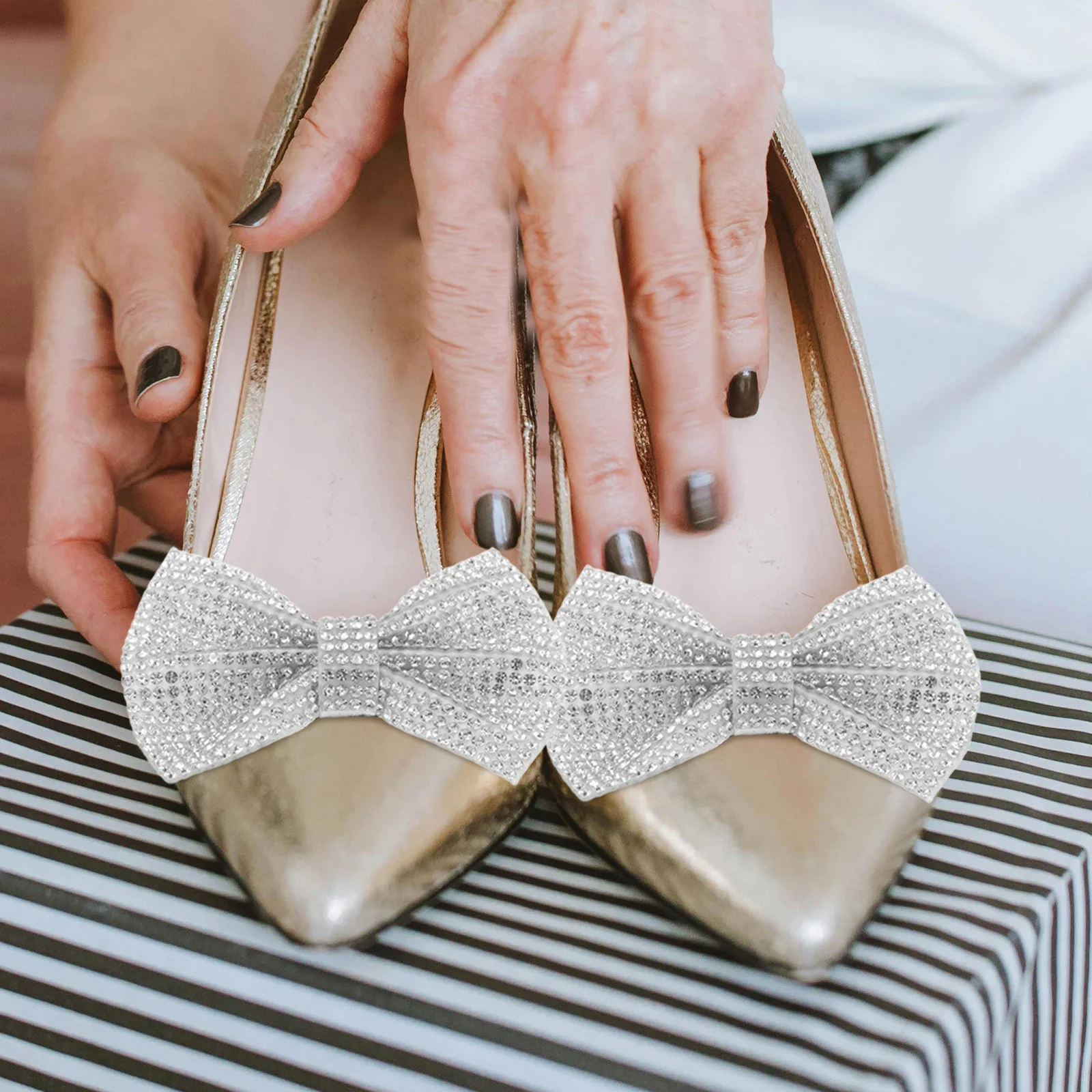 

1pcs 1 Pair Crystal Shoe Clips Rhinestone Bow Heel Decorations Detachable Bridal Wedding Party High End Shoe Charms Buckle Decor
