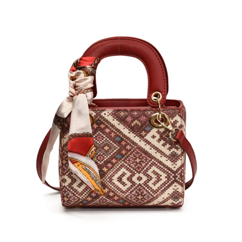 

Famous Designer Women's Handbag Leather Tote, Crossbody Shoulder Style Popular Classic Elegant For Casual Outings