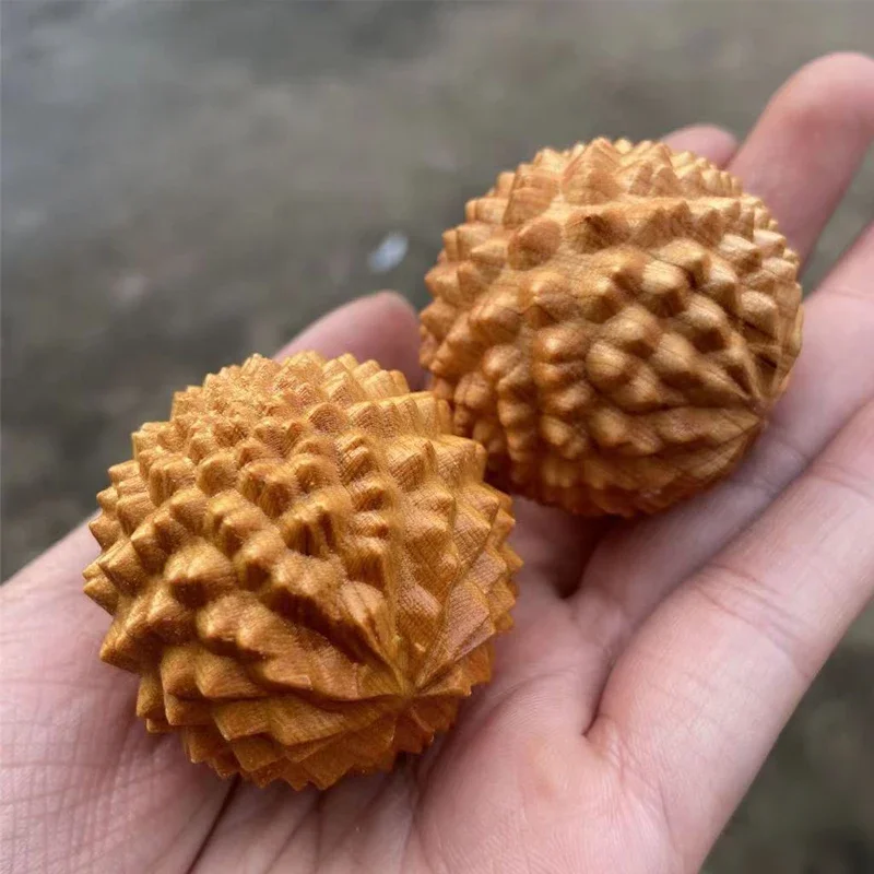 마사지 1Pcs Hand Massage Ball Cedarwood Durian Fitness Balls Hand Exerciser Spring-Grip Treatment of Wrist Injuries Masajeador