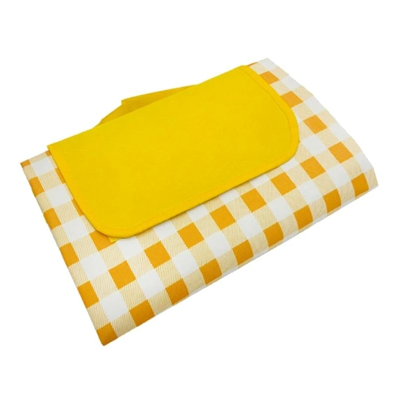 

Портативный пикник и открытое одеяло.