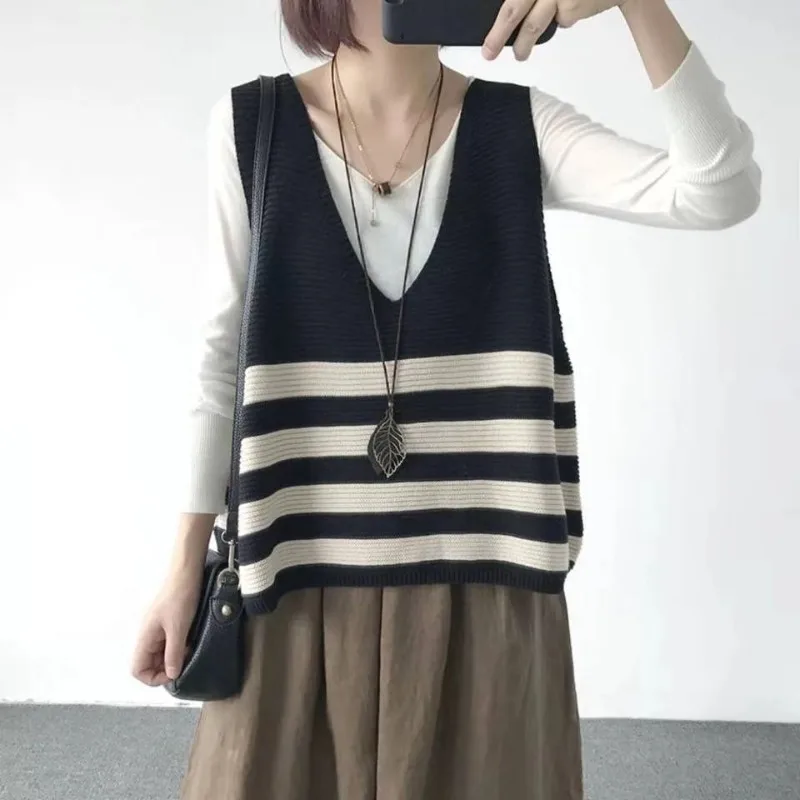 Autumn and Winter Women\'s Pullover V-neck Patchwork Striped Loose Sweater Fashion Casual Elegant Commuter Sleeveless Vest Tops