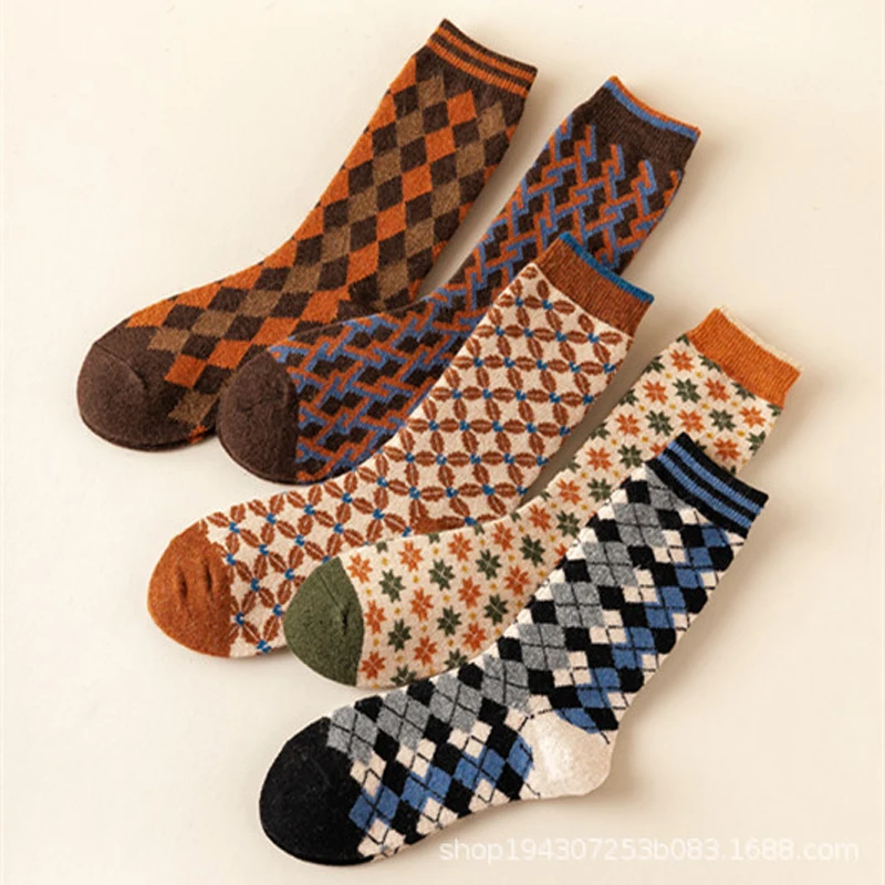 2023 Long Socks Women Fashion Winter Cold Resistance Keep Warm Wool Sock Thick Geomeric Patterns Korean Luxury Socken Calze