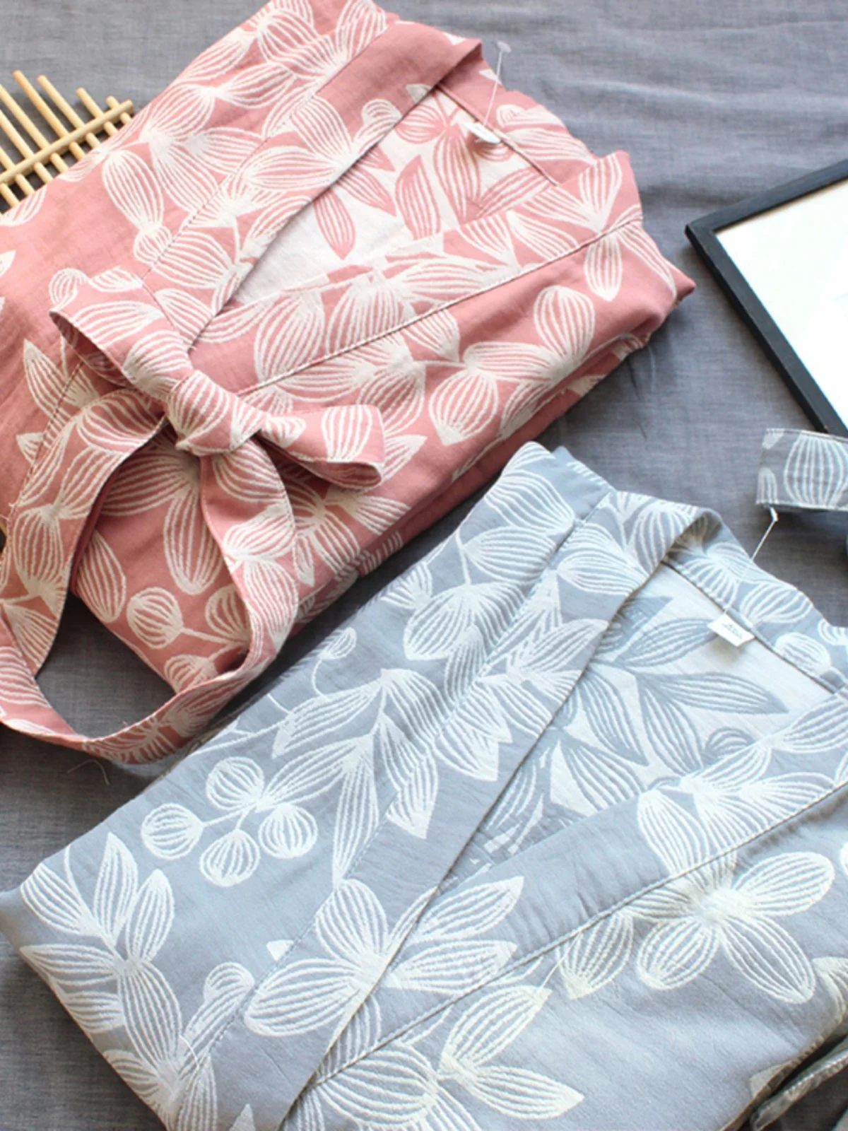 

High-quality women's pure cotton nightgown washed dyed jacquard women's nightgown thin all-cotton kimono women's bathrobe