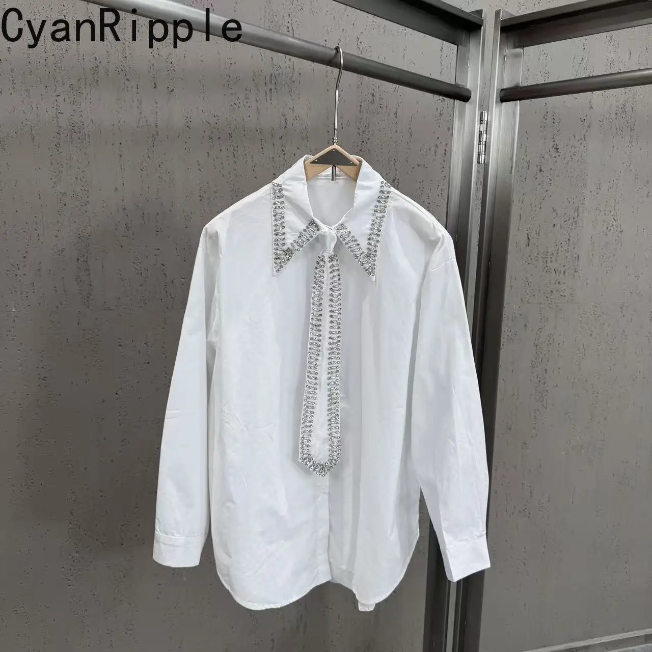 Fashionable New Autumn Women White Blouses Luxury Diamonds Necktie Beads Loose Cardigans Top Shoulder Pad Long Sleeve Shirts