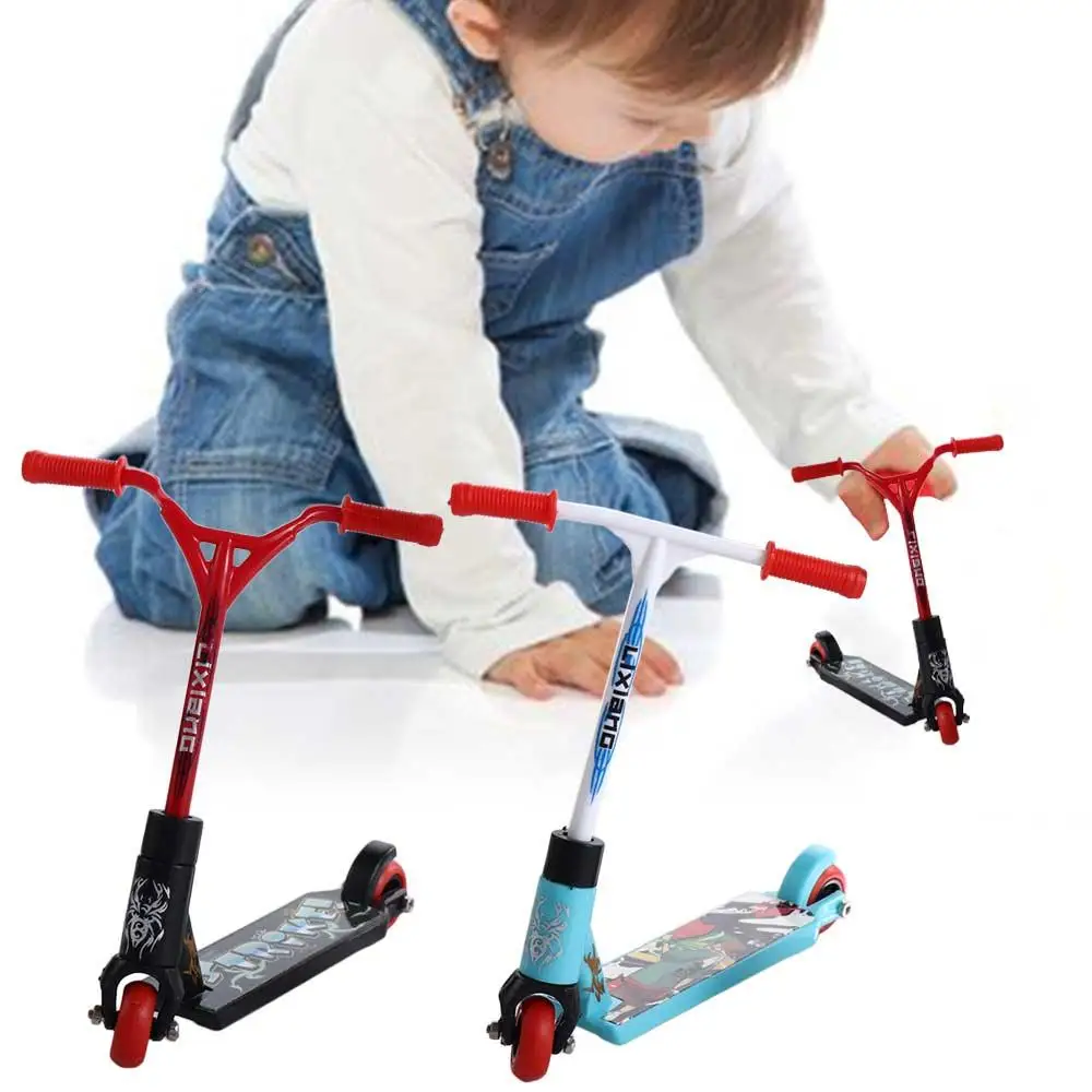 Bomboniere Giocattoli per bambini Giocattoli per dita a due ruote Scooter per dita rimovibile educativo Skateboard per dita Mini scooter Mini scooter per dita