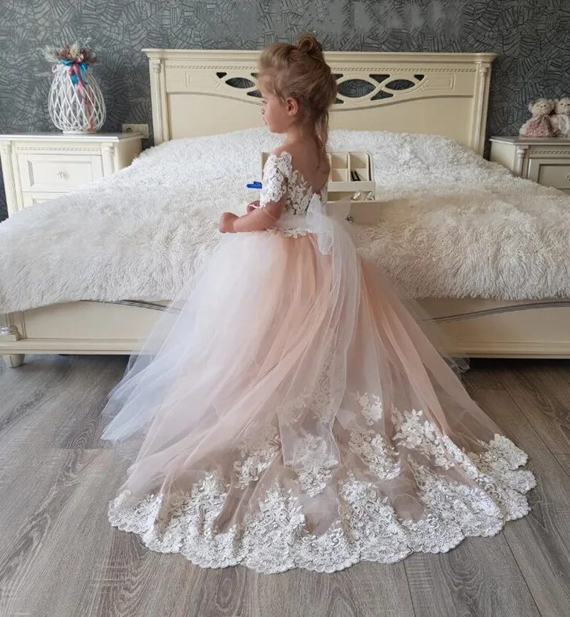 

Cute Flower Girl Dresses for Wedding Big Bow Appliques Long Little Pageant Gowns Girls Layers Tulle First Communion Gowns