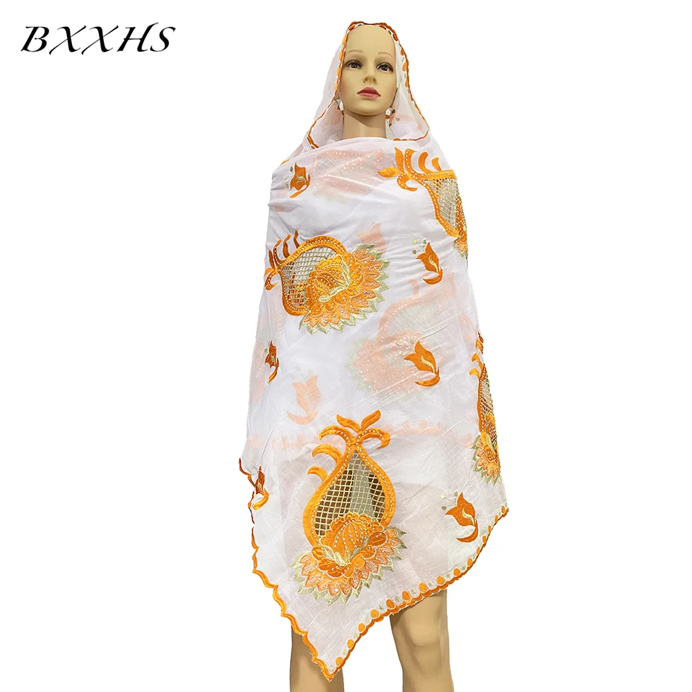 

2024 Latest Hot Sales 100% Cotton Big Size Scarf New Style African Women Hijab Scarf Hollow Out Embrodiery Muslim Scarf Wholesal