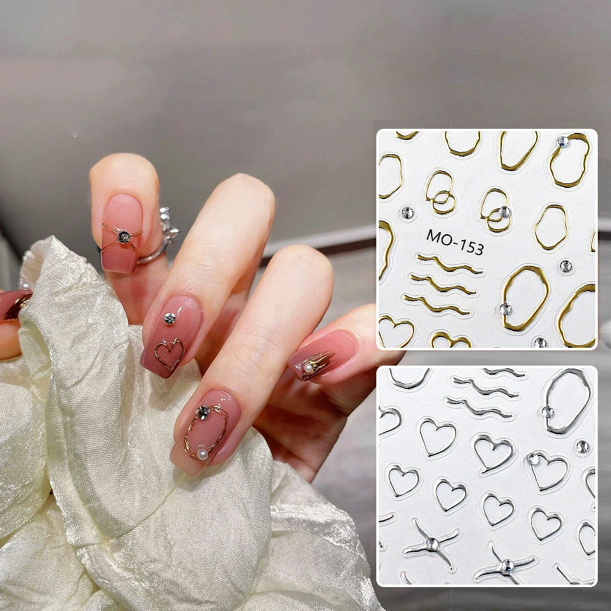 5D 릴리프 크리스탈 다이아몬드 골드 및 실버 불규칙한 물결 모양의 라인이 있는 프랑스 네일 아트 스티커 러브 패턴 네일 아트 데칼