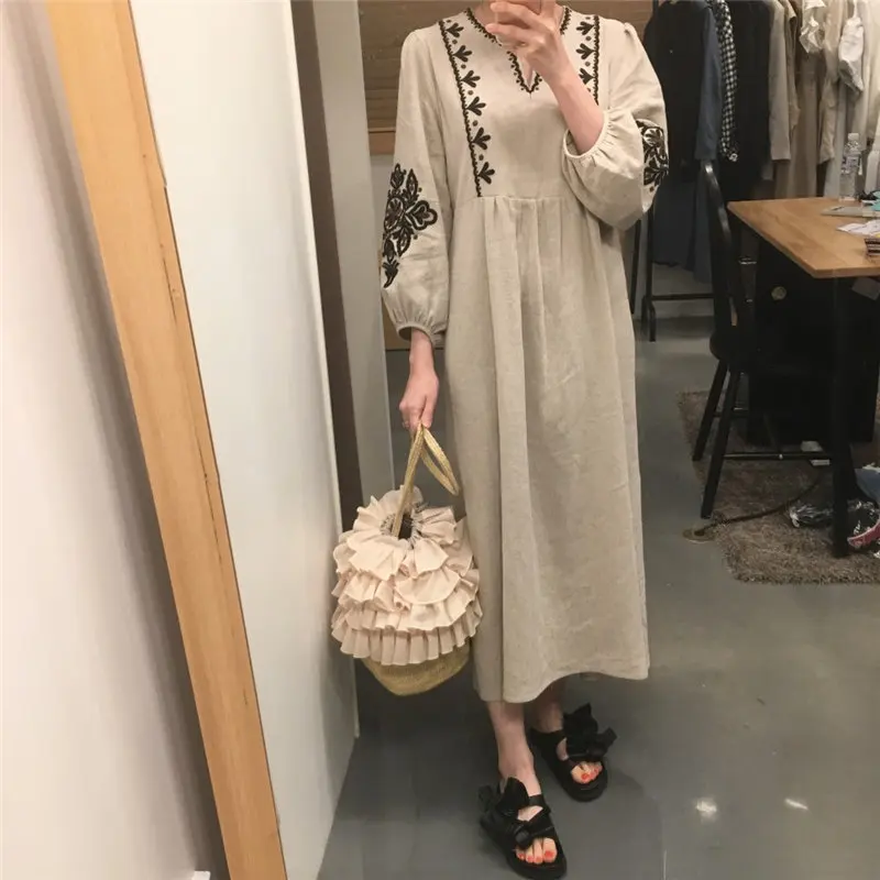 Arazooyi French Vintage Embroidery Stylish Autumn Simple Lantern Sleeves Literature Retro Female Fresh All Match Long Dresses