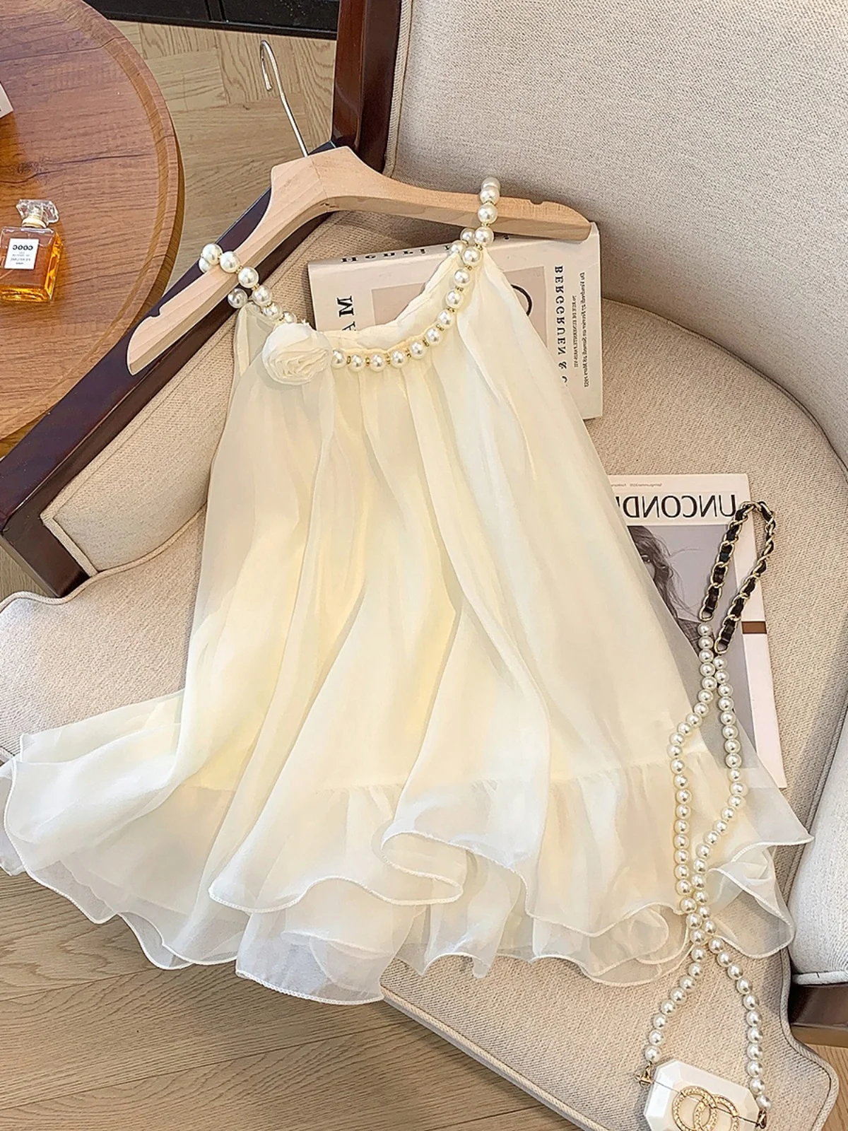 

Elegant Pearl Collar Chiffon Top Women's Summer Fashion Sleeveless round Neck Loose Fit French Style Polyester Fiber Gown